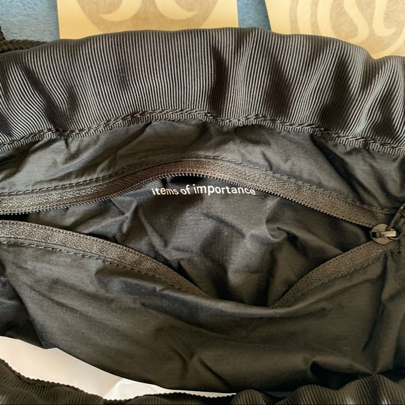 Lululemon Seawheeze 2017 Exclusive Runners drawstring bag - Picture 5 of 7